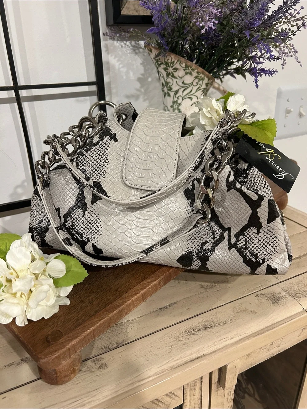 Isabella Adams Shoulder Bag in Cream and Black
